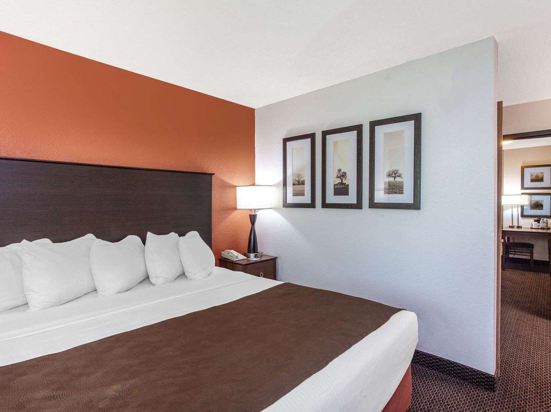 AmericInn by Wyndham White Bear Lake St. Paul主图