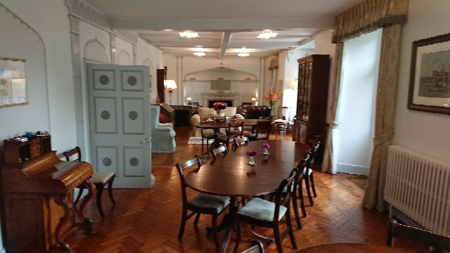 Edgcott House主图