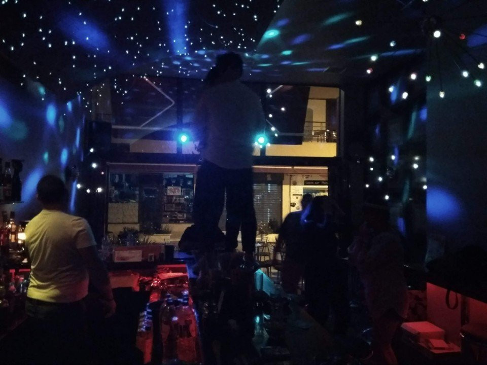 ViBE Cocktail Music Bar-Tolon必去景点
