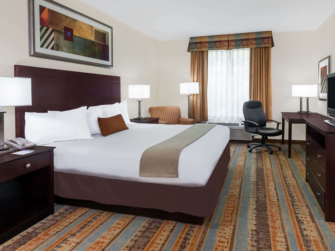 Baymont by Wyndham Henderson主图