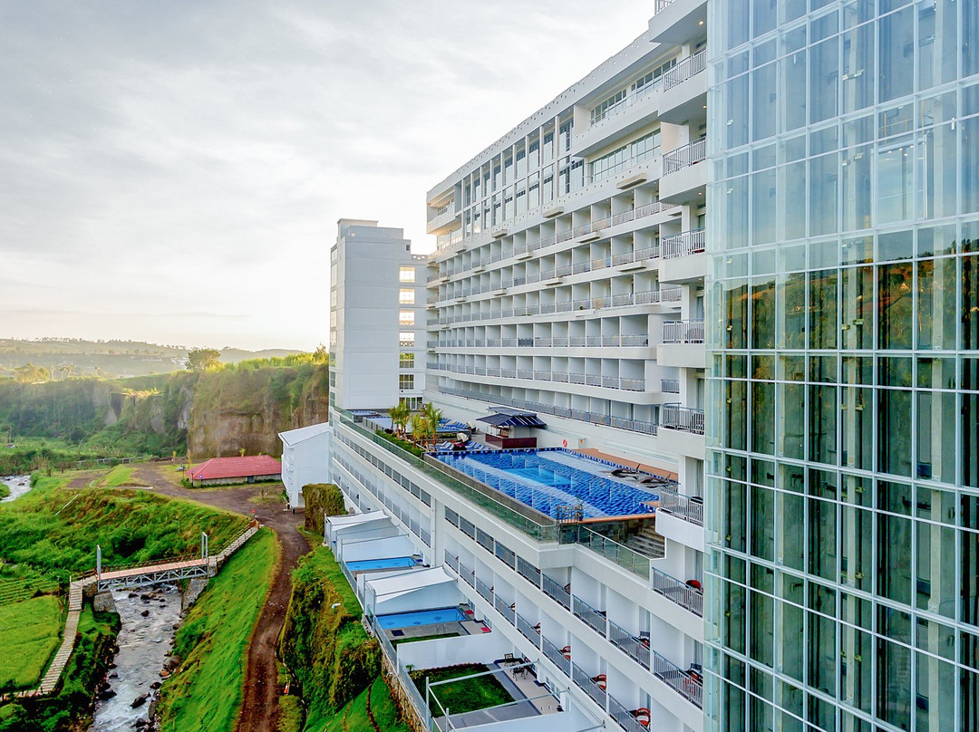Le Eminence Puncak Hotel Convention & Resort主图