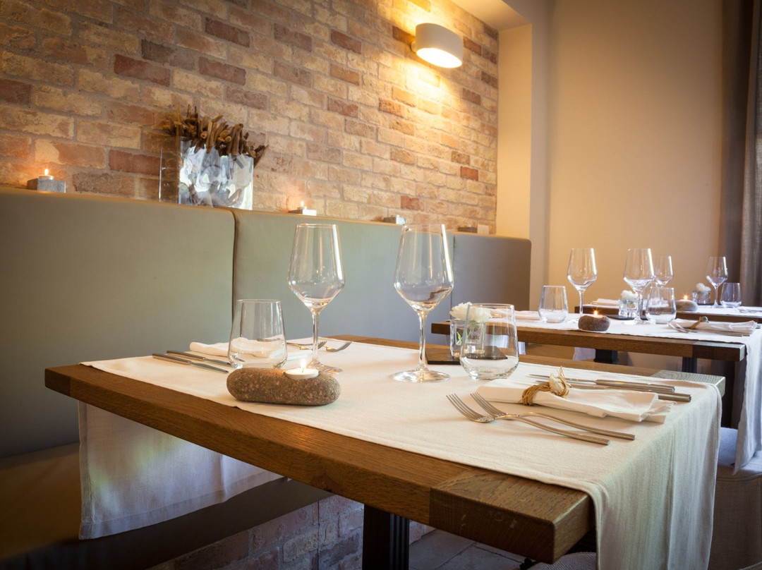 Naïf Bistrot Restaurant