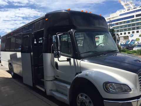 Hugo Bus Tours and Shore Excursions-圣约翰必去景点