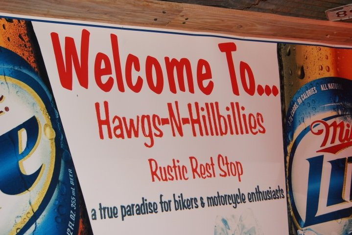 Hawgs N Hillbillies Biker Bar景点图片
