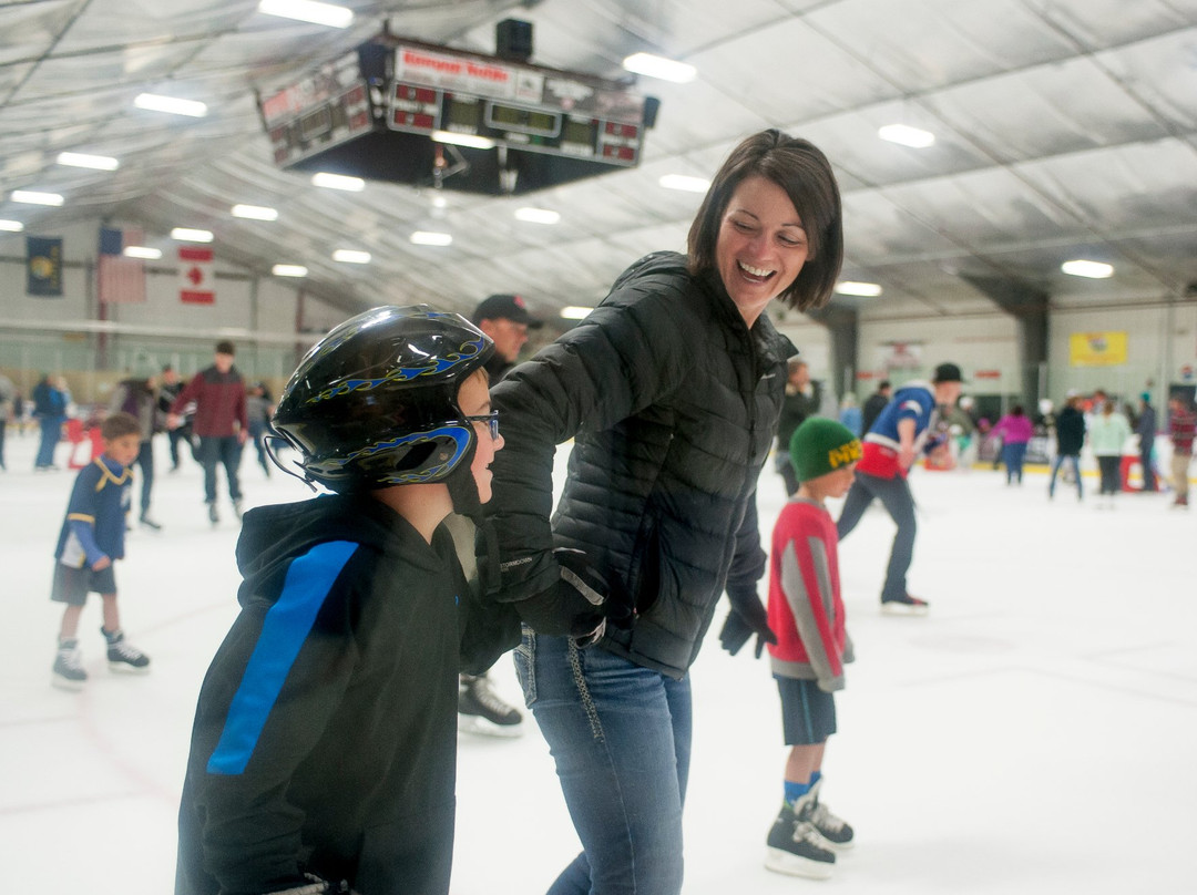Haynes Pavilion and Ressler Motors Ice Rink-博兹曼必去景点