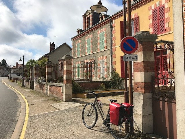 Fontainebleau Bike Rental景点图片