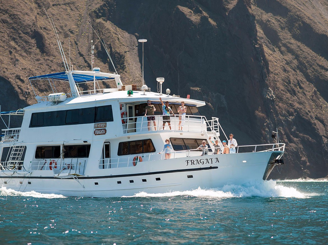 Fragata Yacht-Baltra必去景点