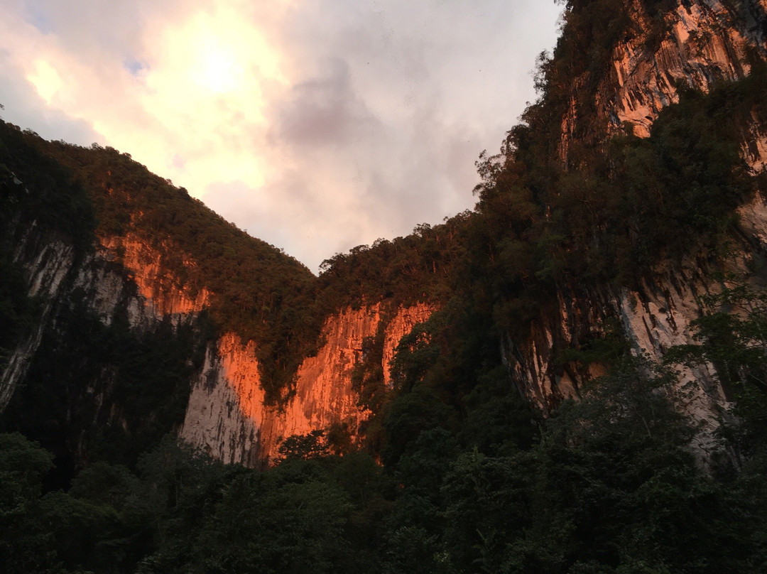 Garden Of Eden Valley Walk-姆鲁国家公园必去景点