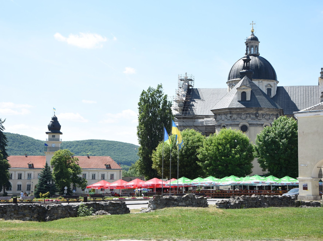 Novoiavorivsk旅游景点-Vicheva Square