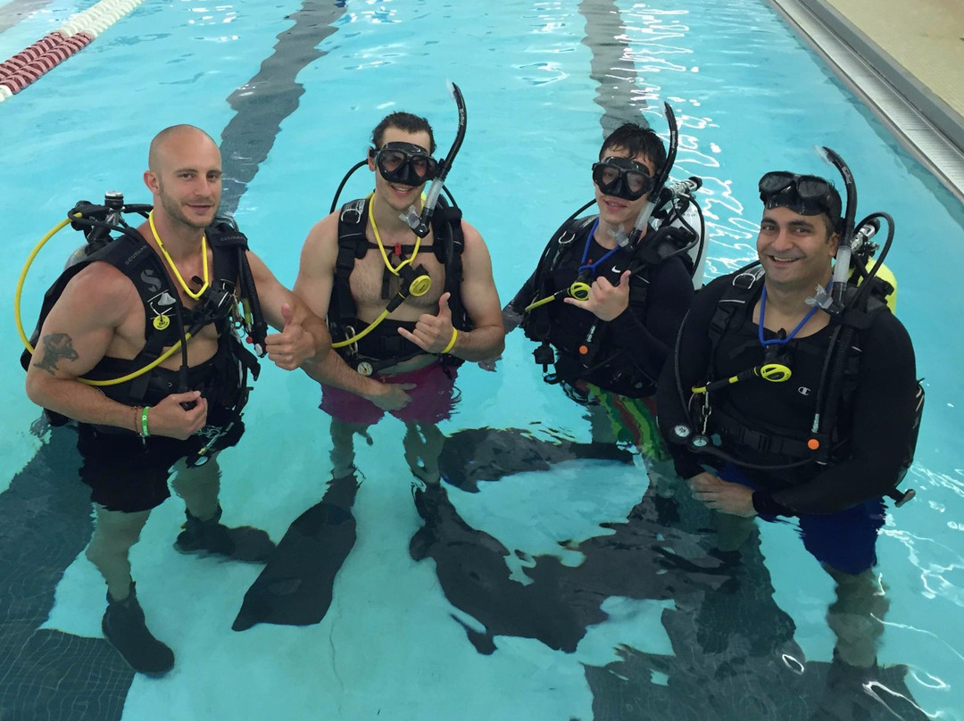 Scuba Guru - Diving Certification and Classes-布兰斯堡必去景点