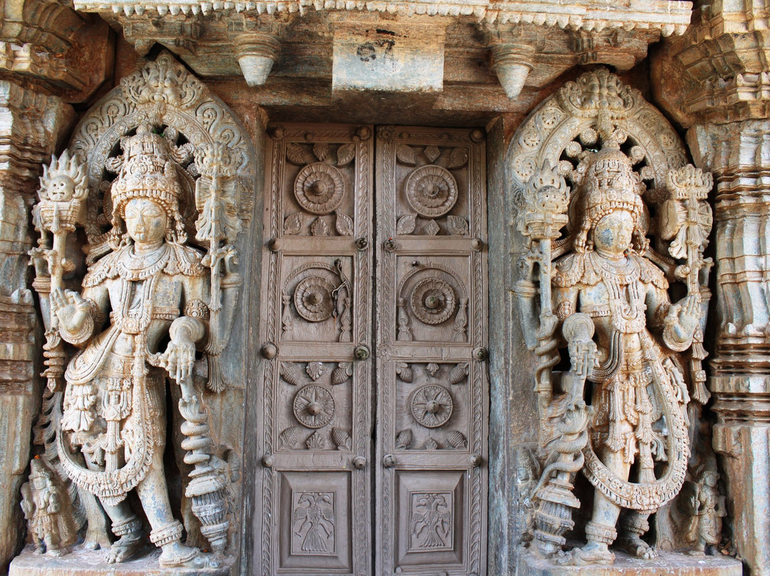 Panchalingeshwara Temple景点图片