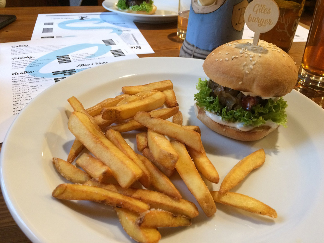Giles burger bistro