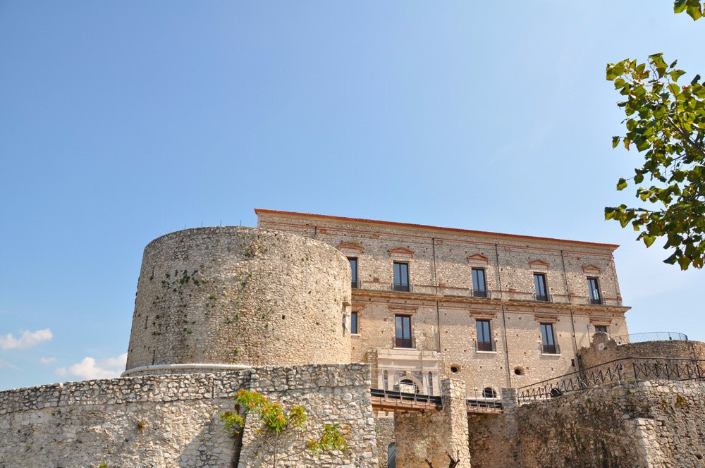 Castello Macchiaroli景点图片