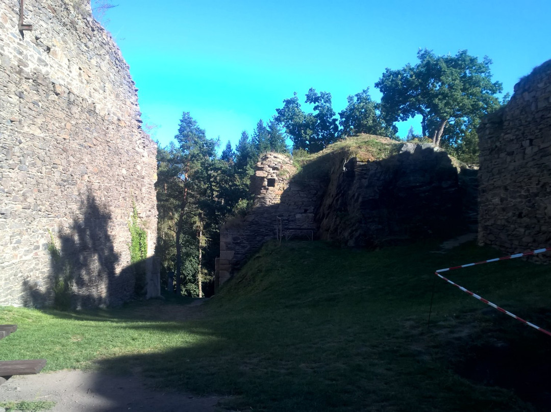 Castle ruins in Buben景点图片