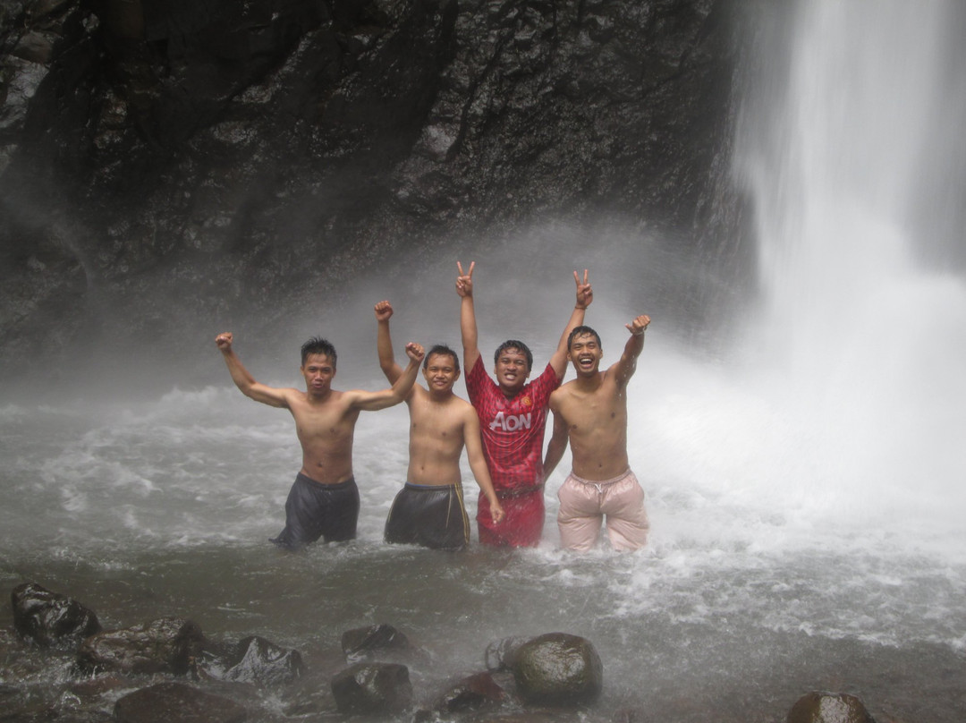 Tancak Waterfalls景点图片