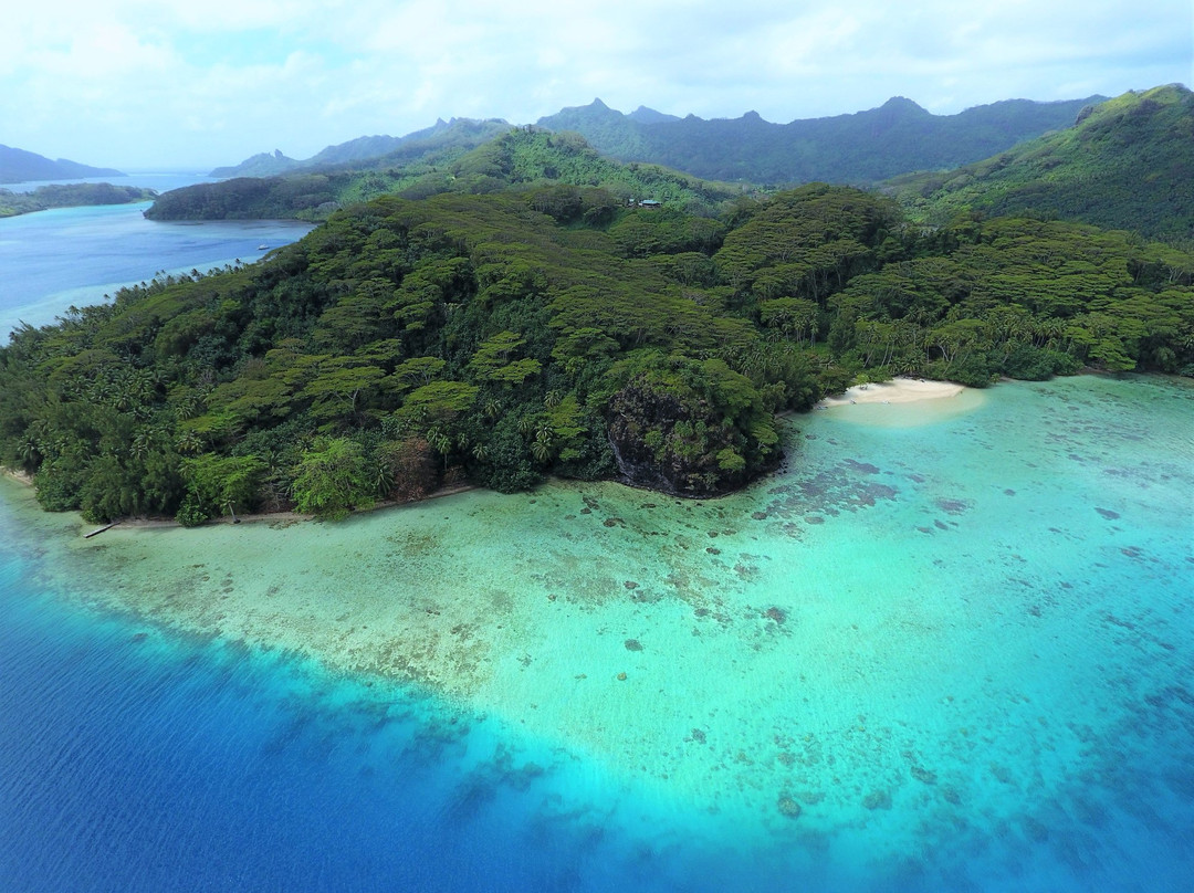 Huahine旅游景点-Three Bays Pass