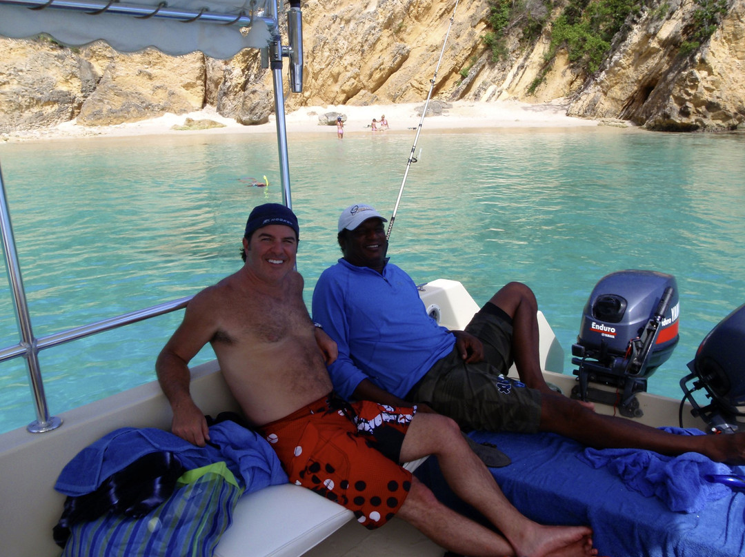 Junior's Glass-Bottom Boat-West End Village必去景点