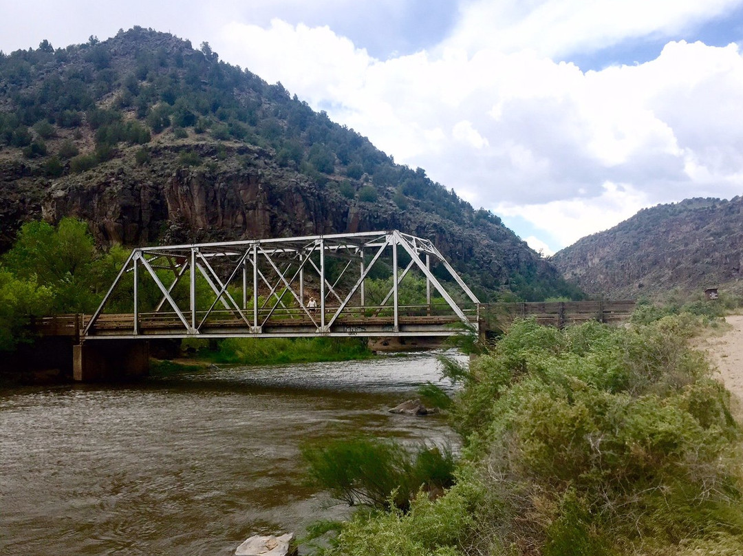 John Dunn Bridge-Arroyo Hondo必去景点