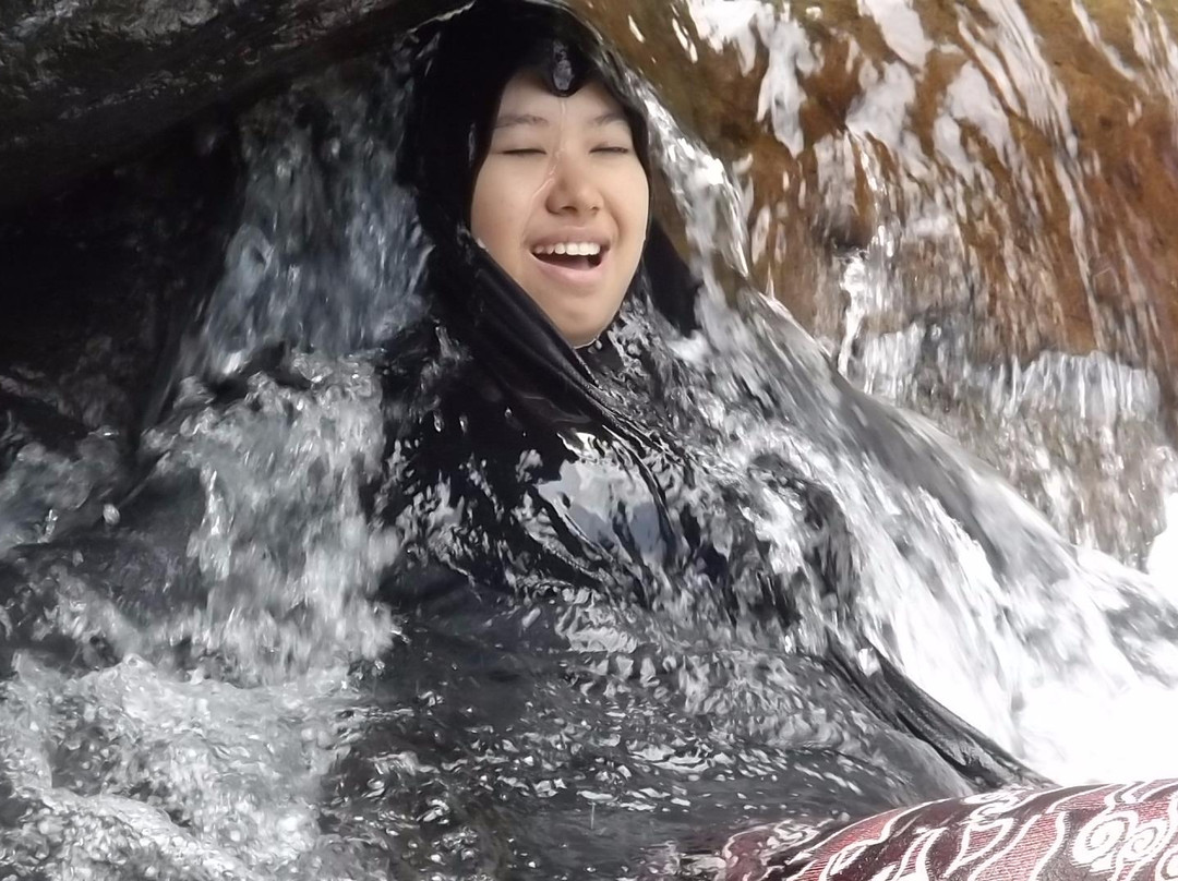 Curug Priuk, Naga Dan Barong-茂物必去景点