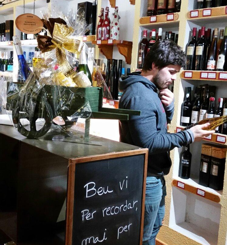 Espai Celler Can Pujol-比利亚努埃瓦－赫尔特鲁必去景点