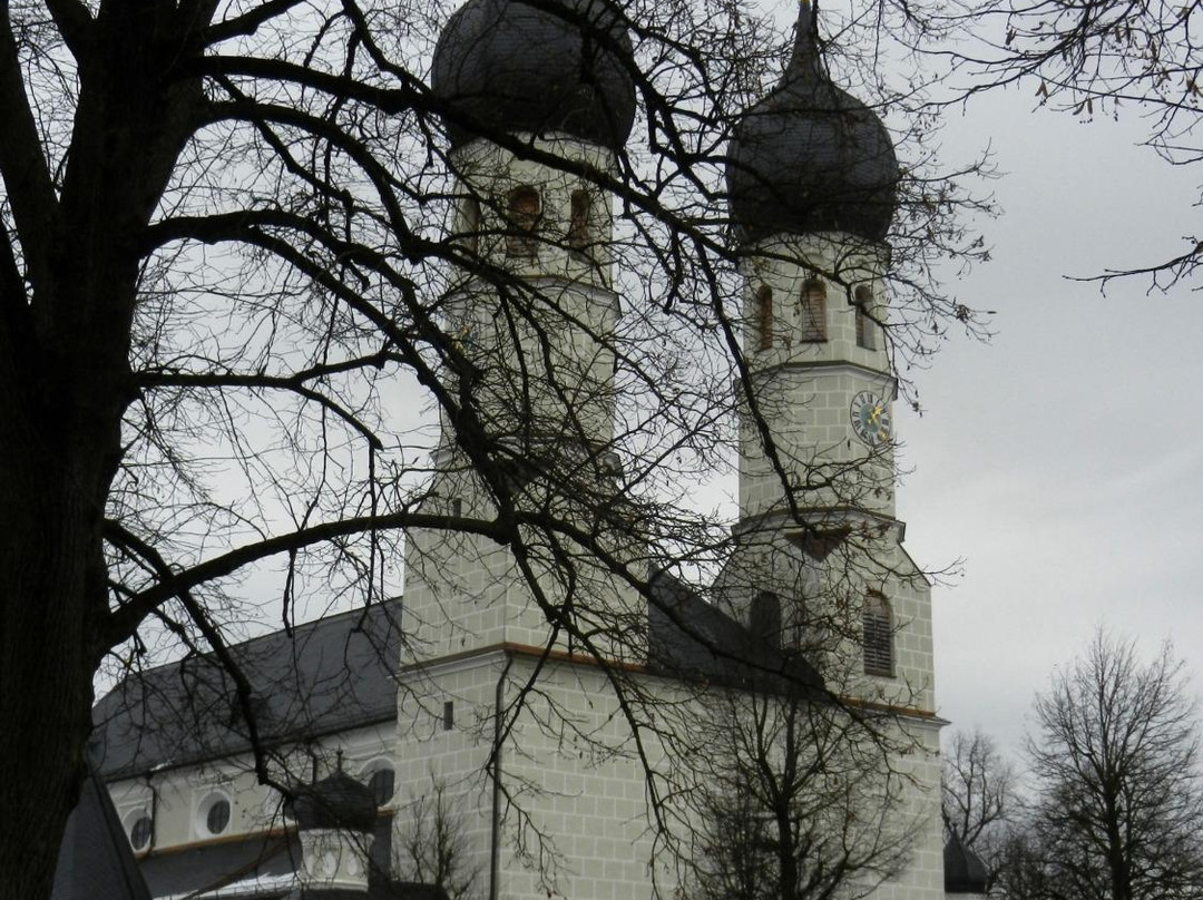Wallfahrtskirche Weihenlinden-Bruckmuehl必去景点
