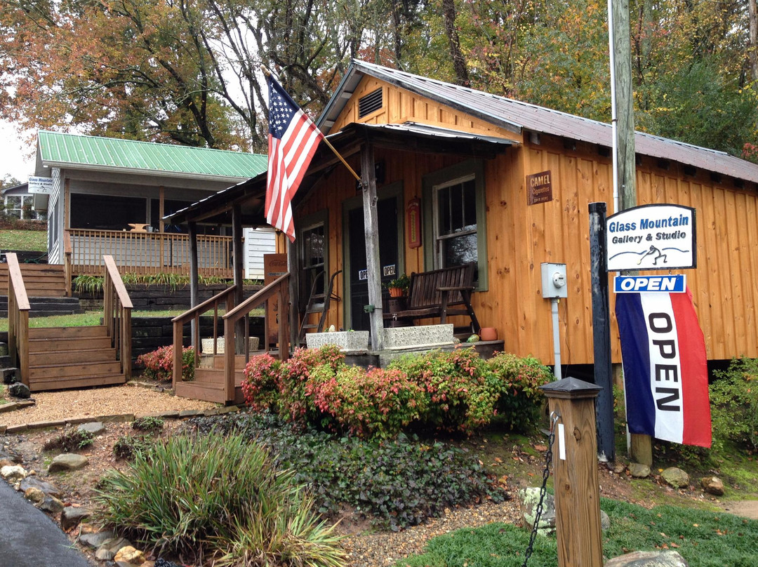 Glass Mountain Gallery & Studio-海伦必去景点