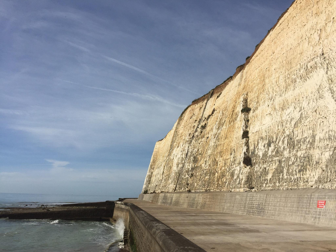 Peacehaven Undercliff Walk景点图片