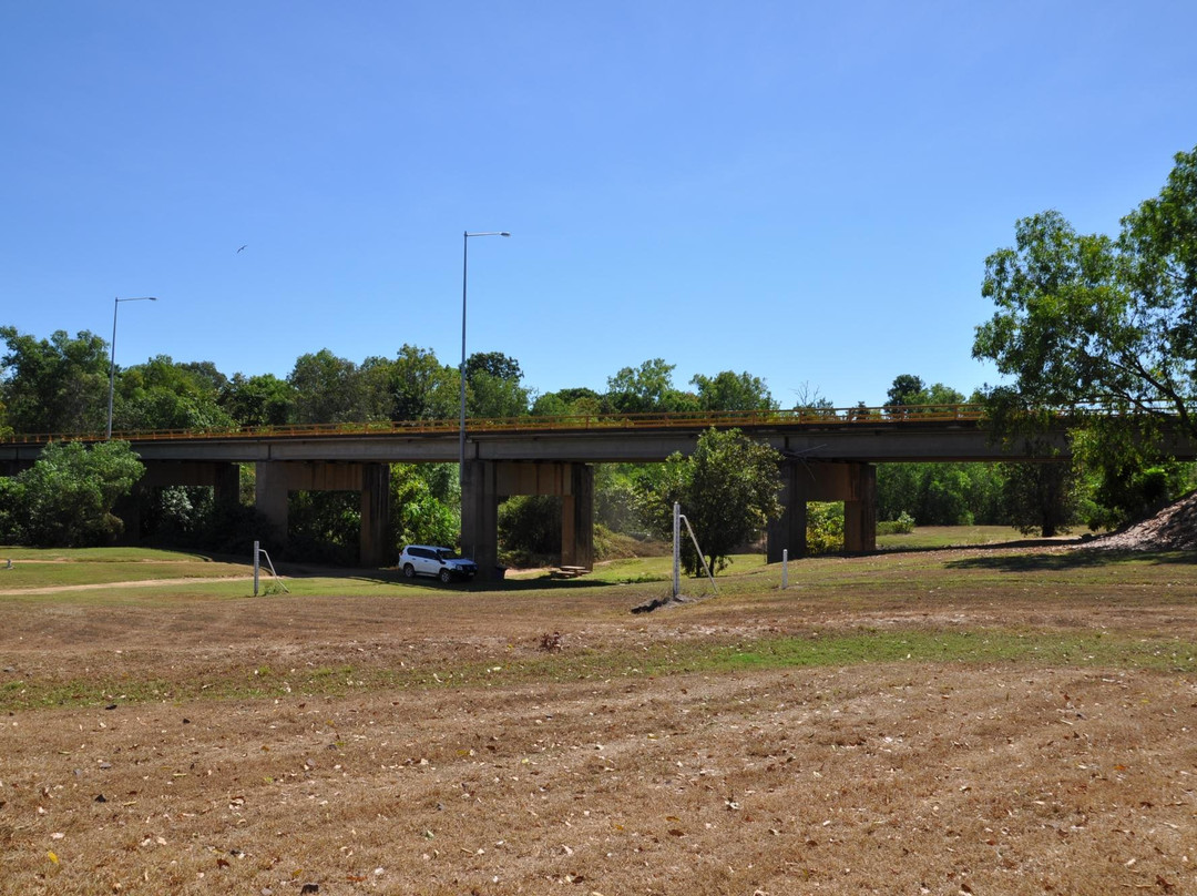 Adelaide River Railway Bridg景点图片