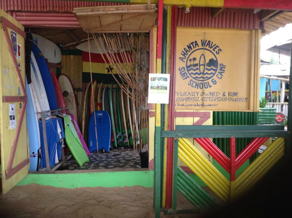 Ahanta Waves Surf School & Camp-Busua必去景点