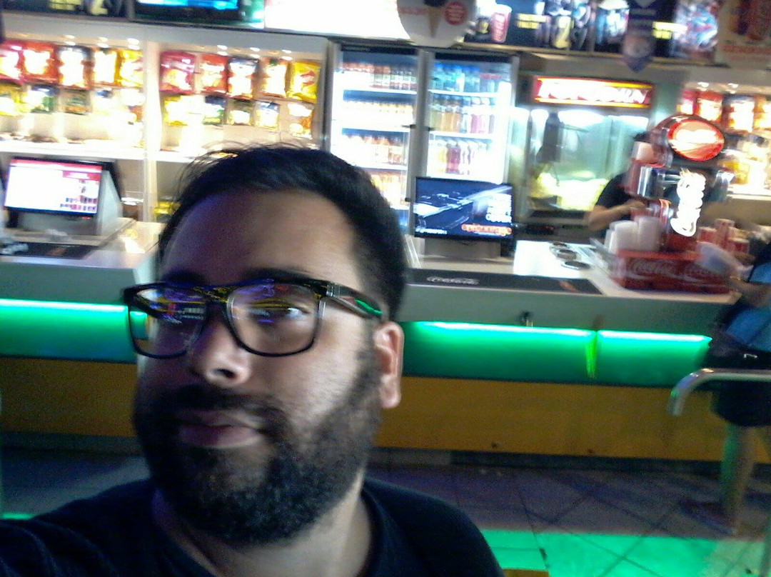 Village 6 Cinemas-苏瓦必去景点