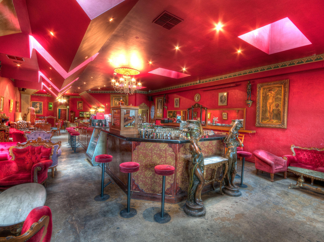 Polly Bar-菲茨罗伊必去景点