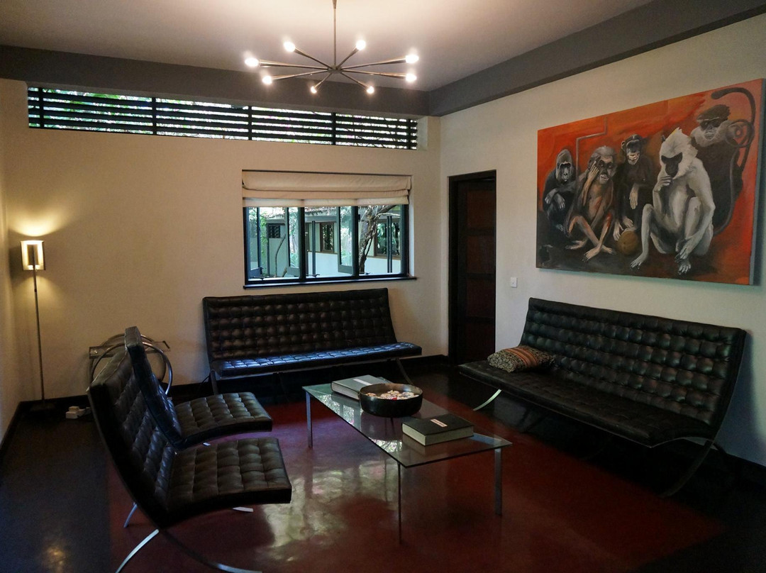 亚洪加拉酒店住宿-One World Foundation