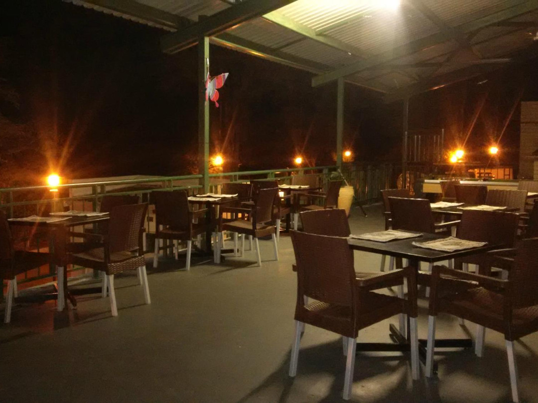 Hunters Pub & Grill-卡萨尼必去景点