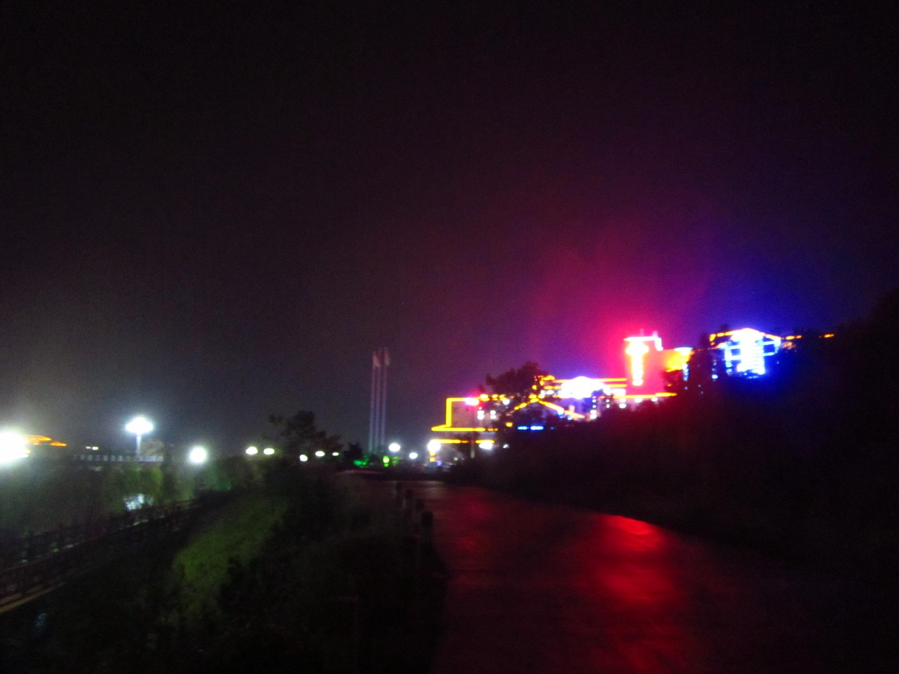 泰安泰山温泉城国际会议中心-客卧