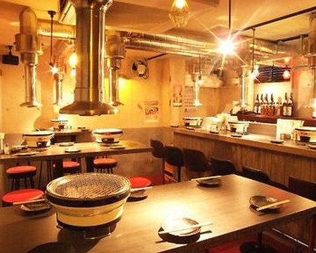 闇市ジョニー 新橋アジト店主图