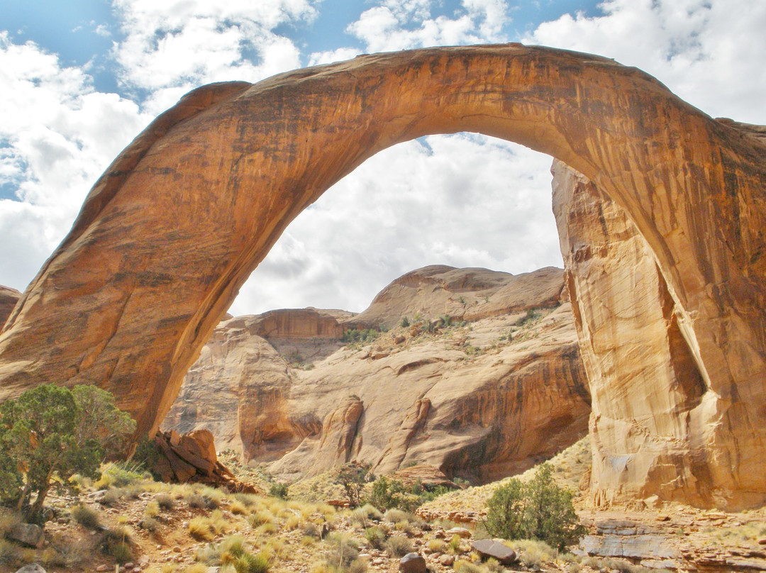 Rainbow Bridge National Monument-鲍威尔湖必去景点