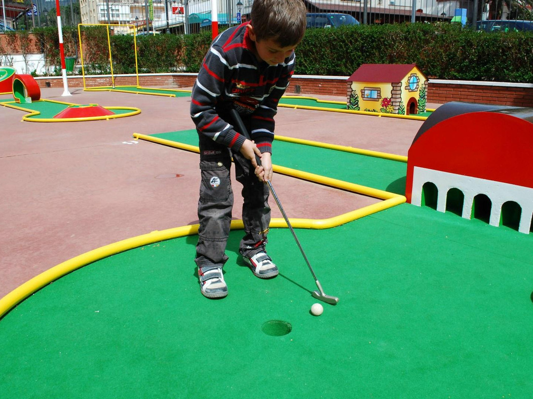 Bowling Golf-卡莱利亚必去景点