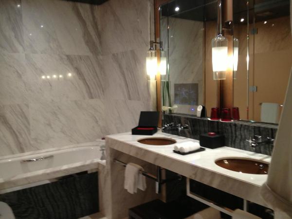 上海浦东丽晶酒店-浴室