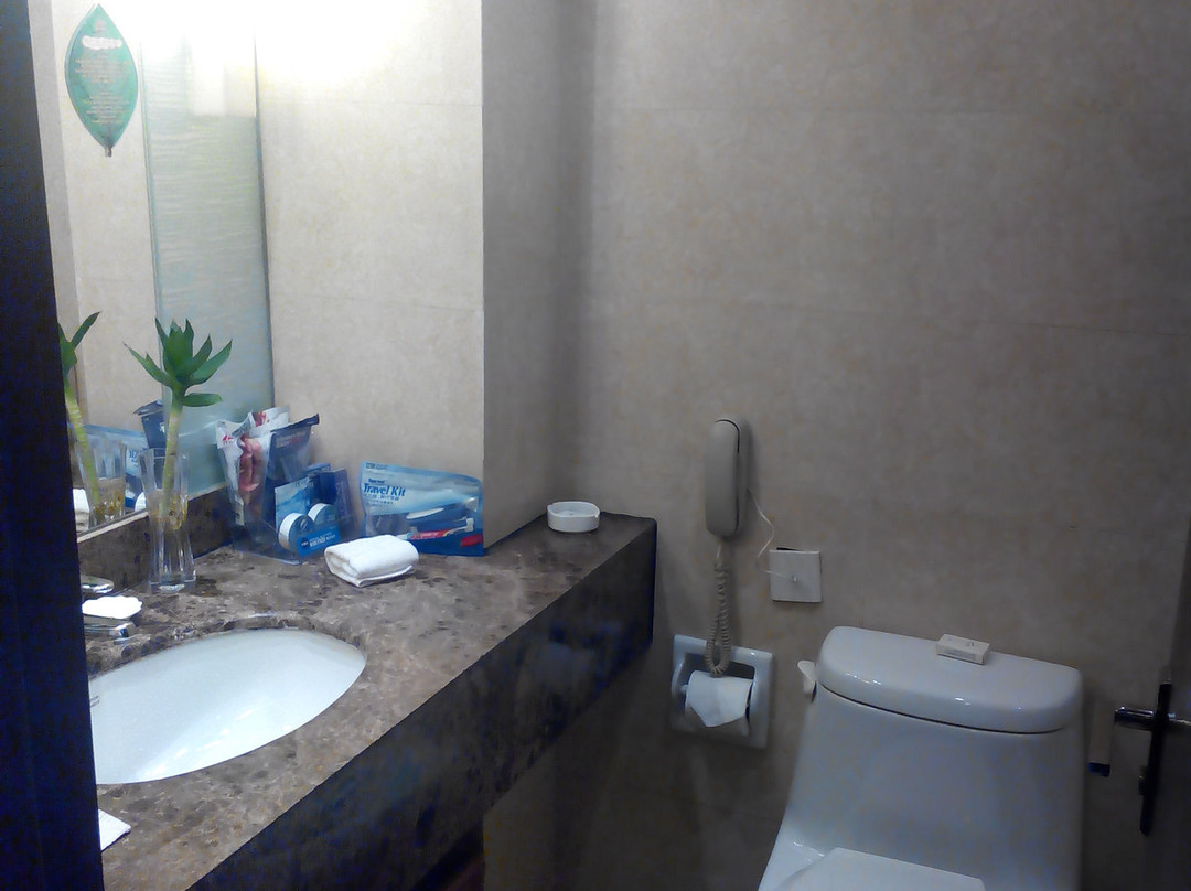 梦都雨山湖饭店主图