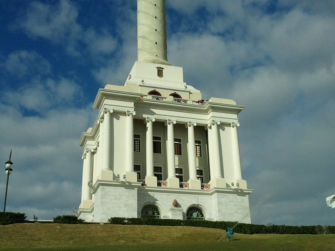 Monumento a los Heroes de la Restauracion-圣地亚哥必去景点