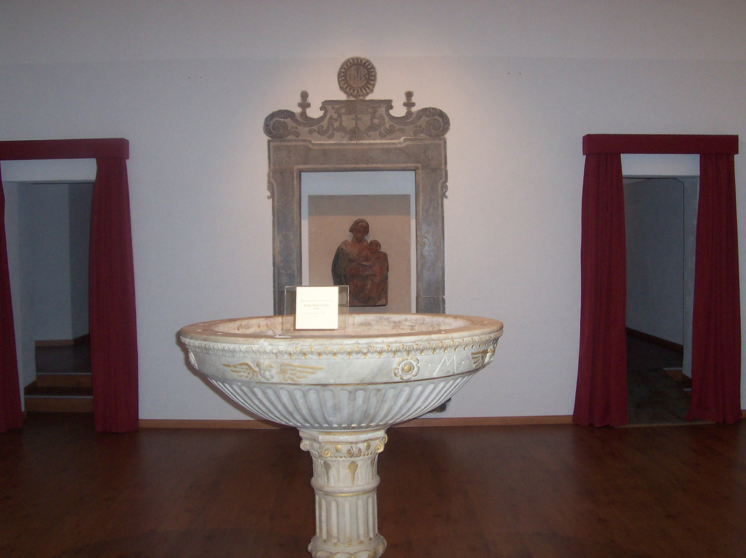 Palazzo dei Musei-Salemi必去景点