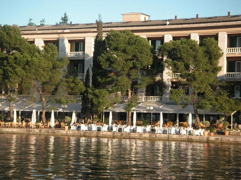 布里俄尼海王星酒店主图