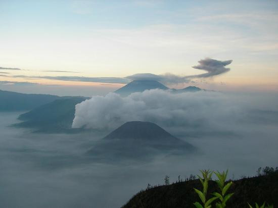 布罗莫火山-婆罗摩腾格里国家公园必去景点