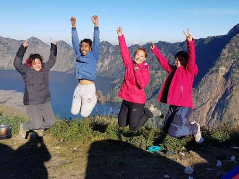 Qush Rinjani Trekking and Tour