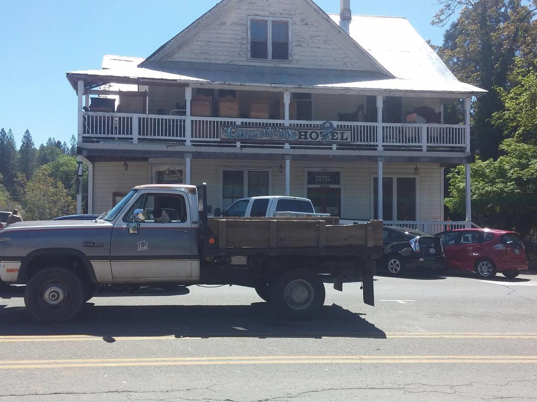 Foresthill餐馆和美食-Georgetown Hotel & Saloon