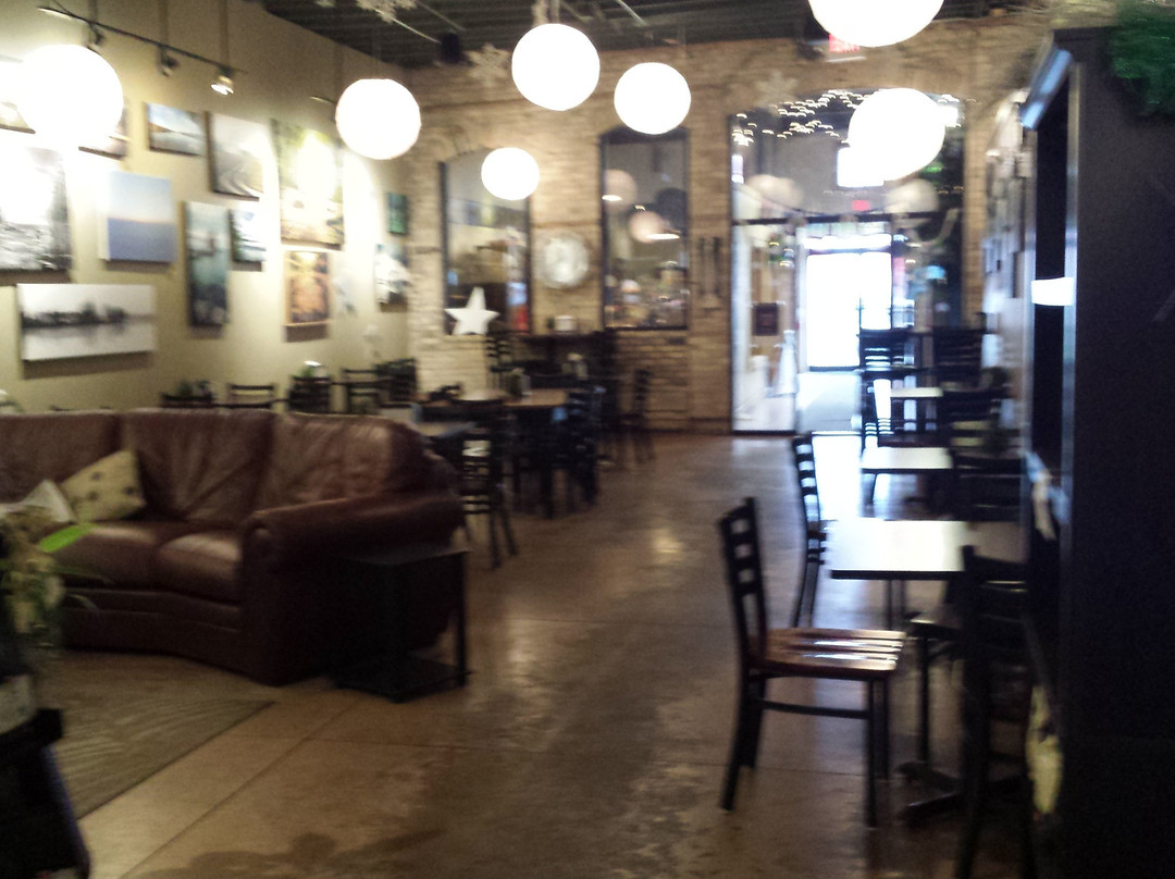 Roots Coffeebar & Cafe