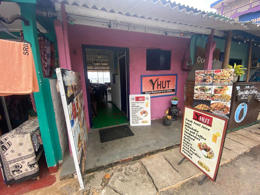 Y Hut Beach Restaurant