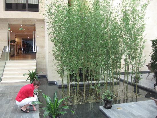 北京万商花园美居酒店主图