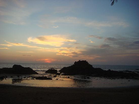 Vagator Beach景点图片