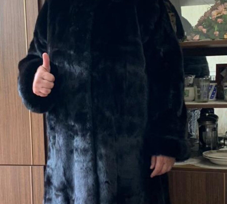 Luxurious Furs景点图片